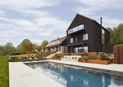 House Locke - Modern barn-style home in Surrey