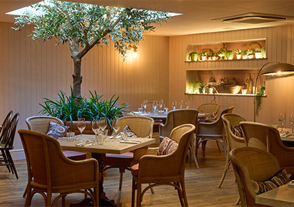 the interior of The White Horse, a 13th-century inn in Dorking, Surrey