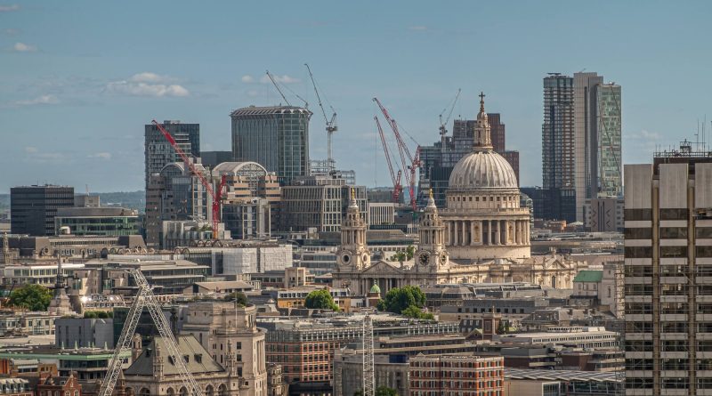 London skyline illustrating why the UK capital remains the world's second most expensive city for construction according to the Arcadis 2026 International Construction Costs report.