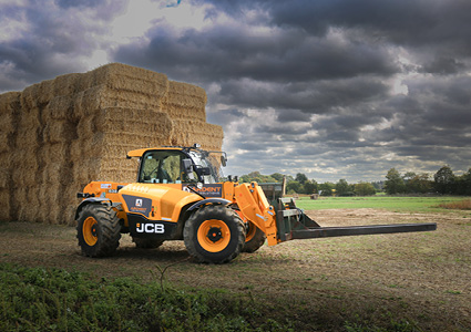 a JCB Loadall agricultural telehandler